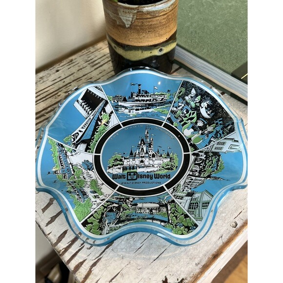 Vintage Walt Disney World The Magic Kingdom Ashtray / Trinket / Keys Bowl - Picture 1 of 12